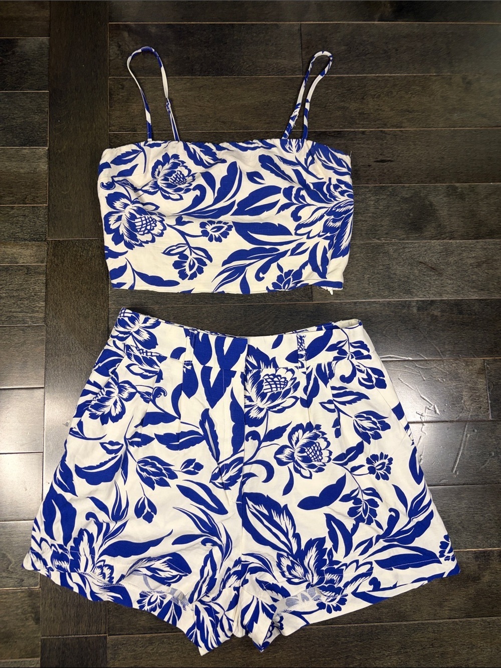 Dynamite Blue & White Floral Matching Set – Size 8 (Shorts) / Medium (Top)